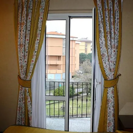 Santanna Szálloda Verbania